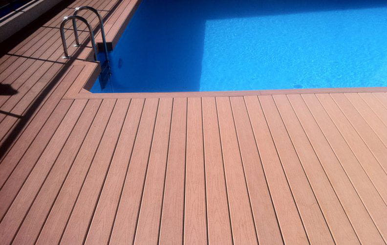 Suelos decking: ¡una gran opción para disfrutar del verano en casa!