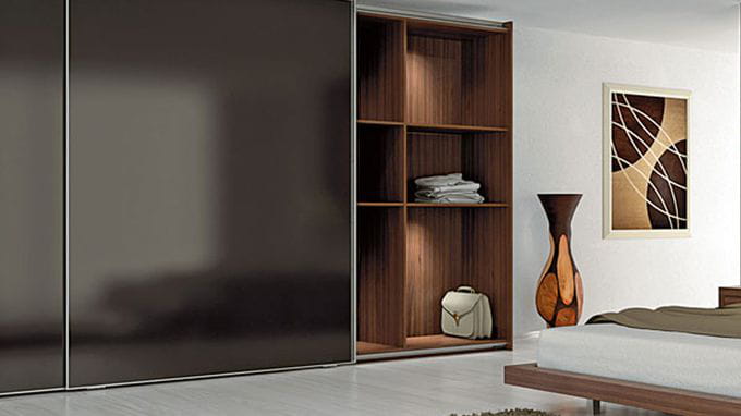 Armarios o vestidores de madera. ¿Qué opción elegir y por qué?